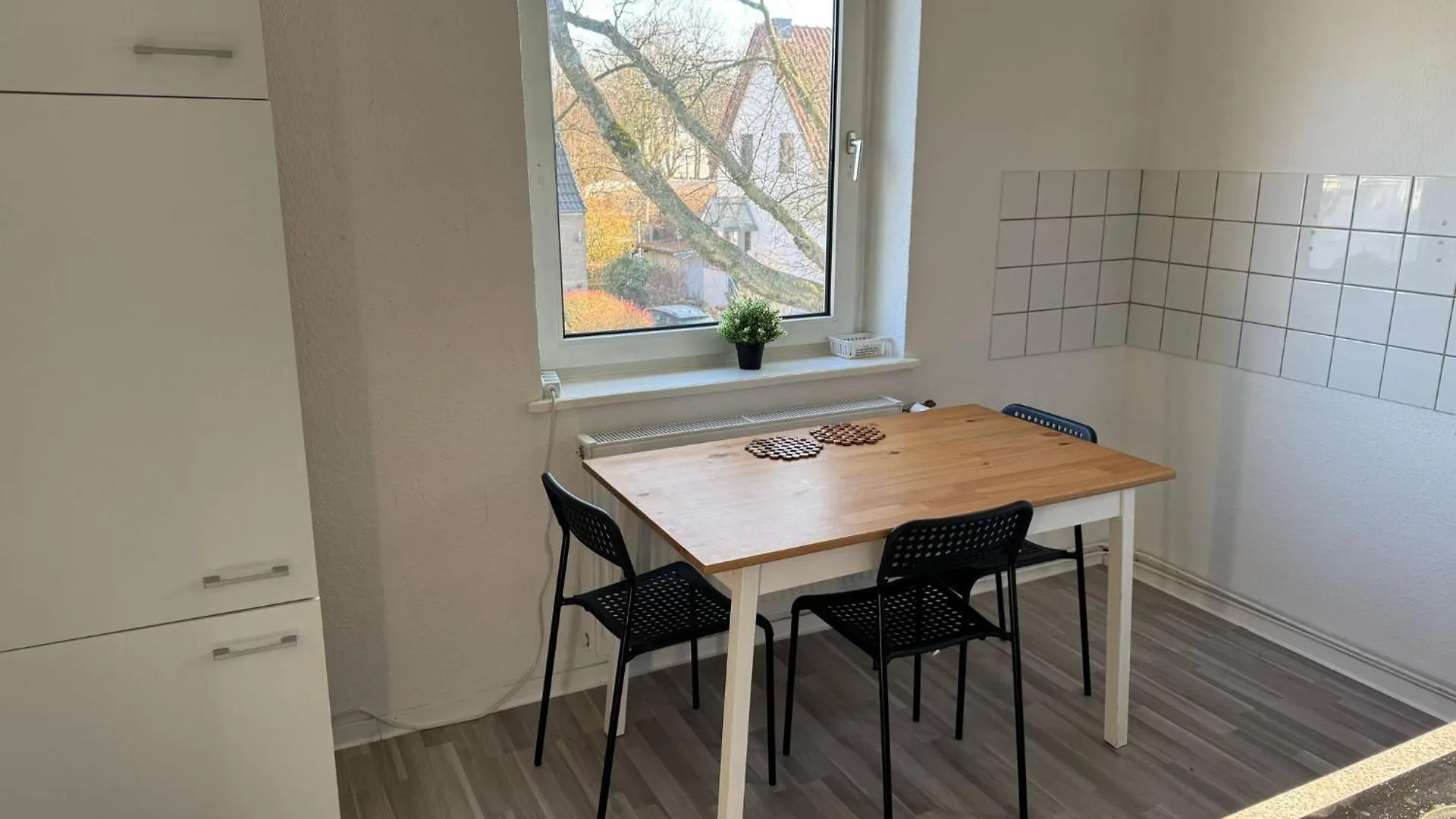 Ruhige 3-Zimmerwohnung Im Norden Bremens Fuer Monteure Und Geschaeftsreisende Pm 31 Og 0*, Bremen Germany