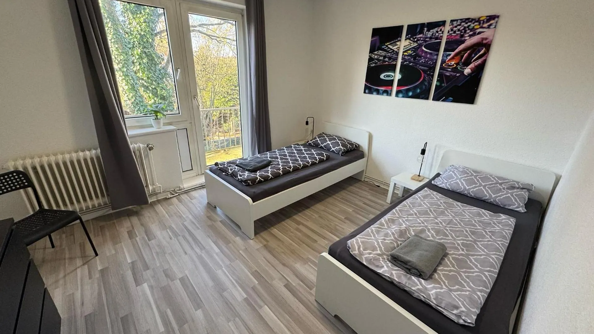 Ruhige 3-Zimmerwohnung Im Norden Bremens Fuer Monteure Und Geschaeftsreisende Pm 31 Og Apartment Bremen