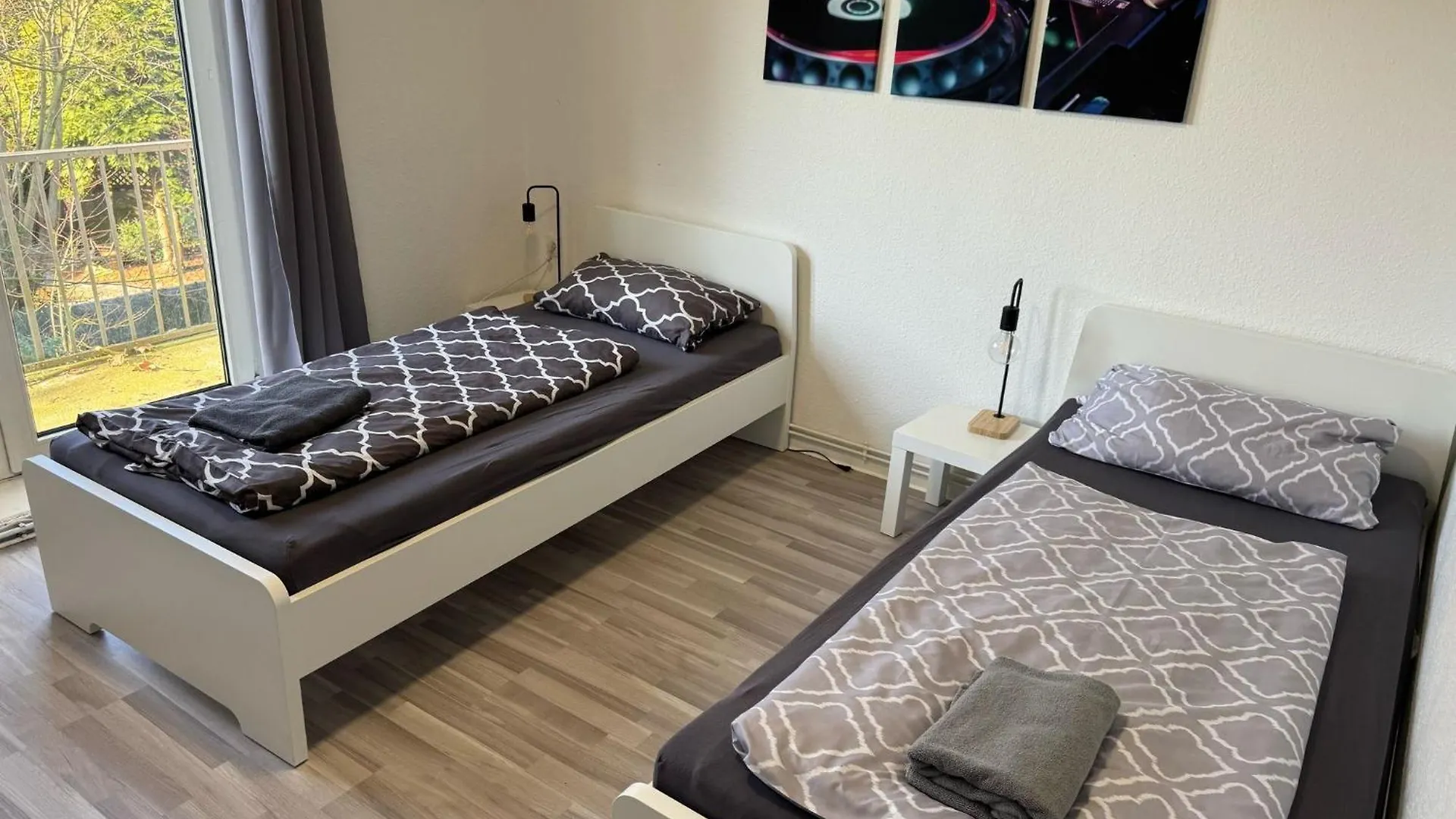 Ruhige 3-Zimmerwohnung Im Norden Bremens Fuer Monteure Und Geschaeftsreisende Pm 31 Og Apartment Bremen